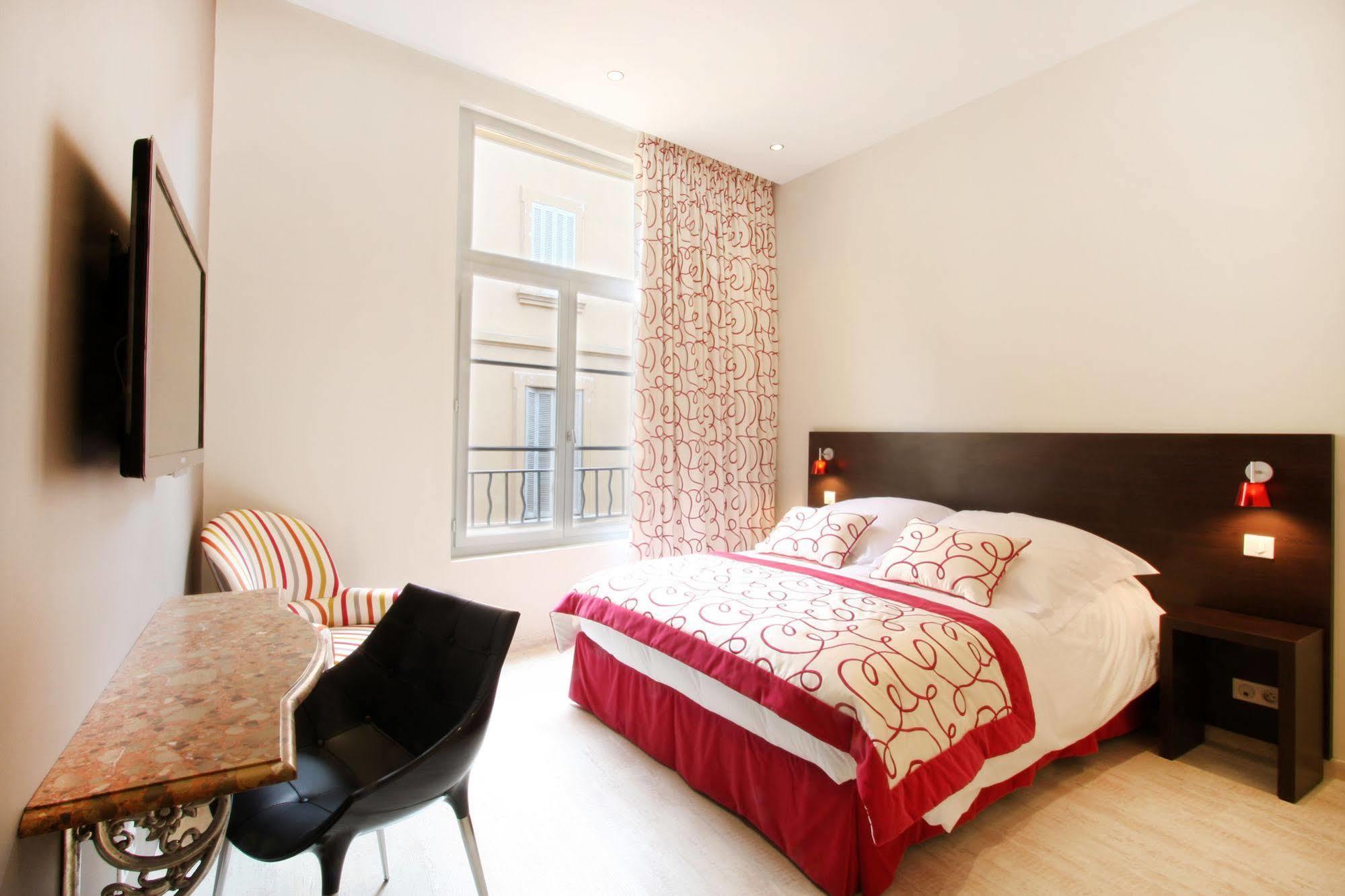 Hotel Les Deux Garcons Екс ан Прованс Екстериор снимка