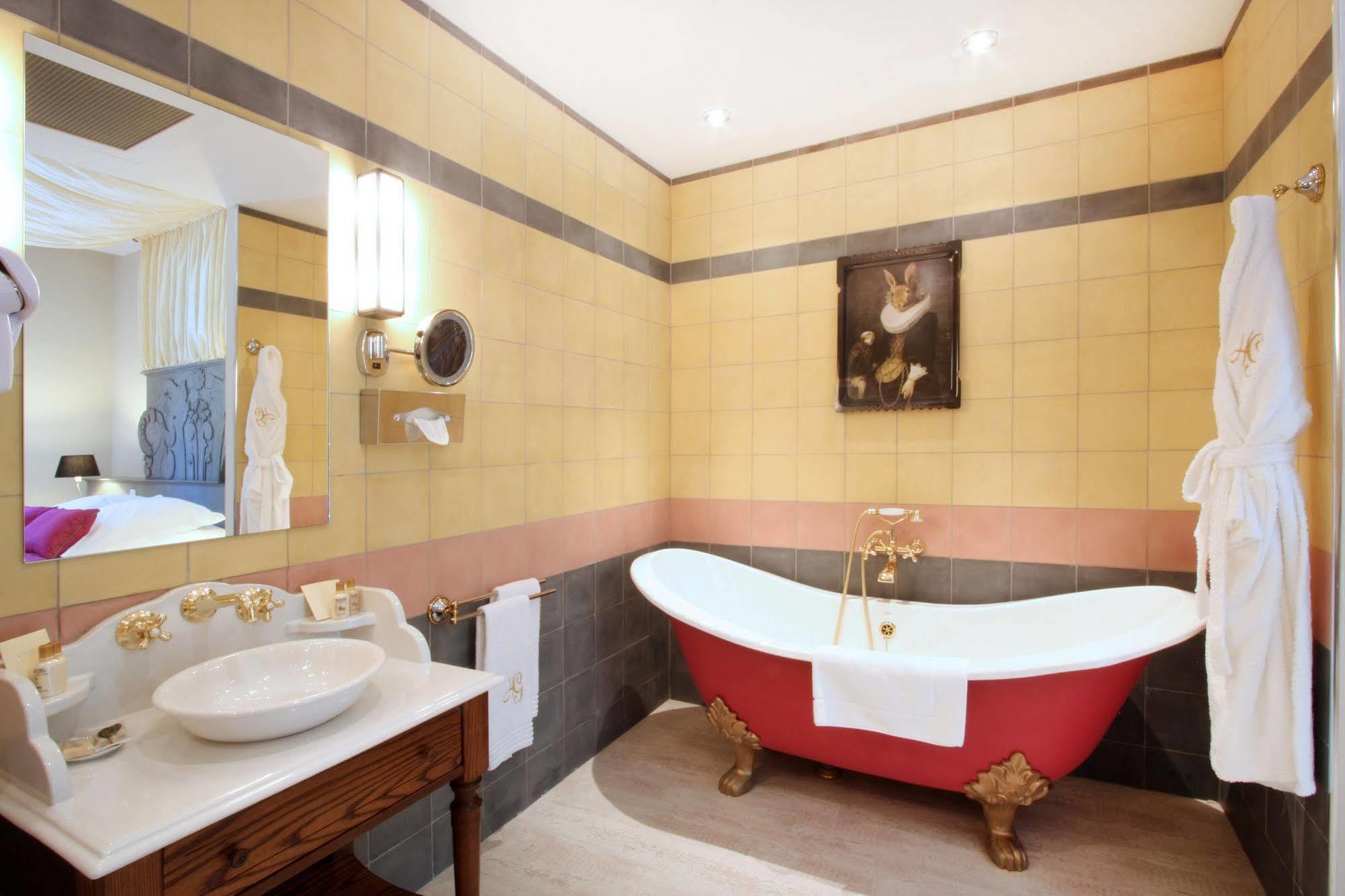 Hotel Les Deux Garcons Екс ан Прованс Екстериор снимка