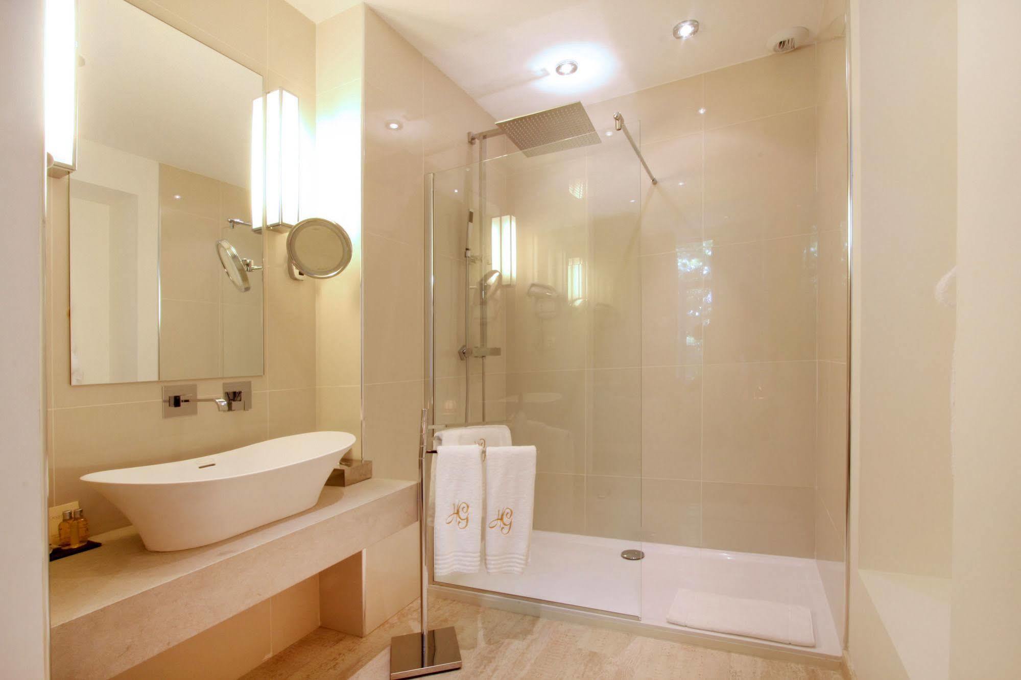 Hotel Les Deux Garcons Екс ан Прованс Екстериор снимка