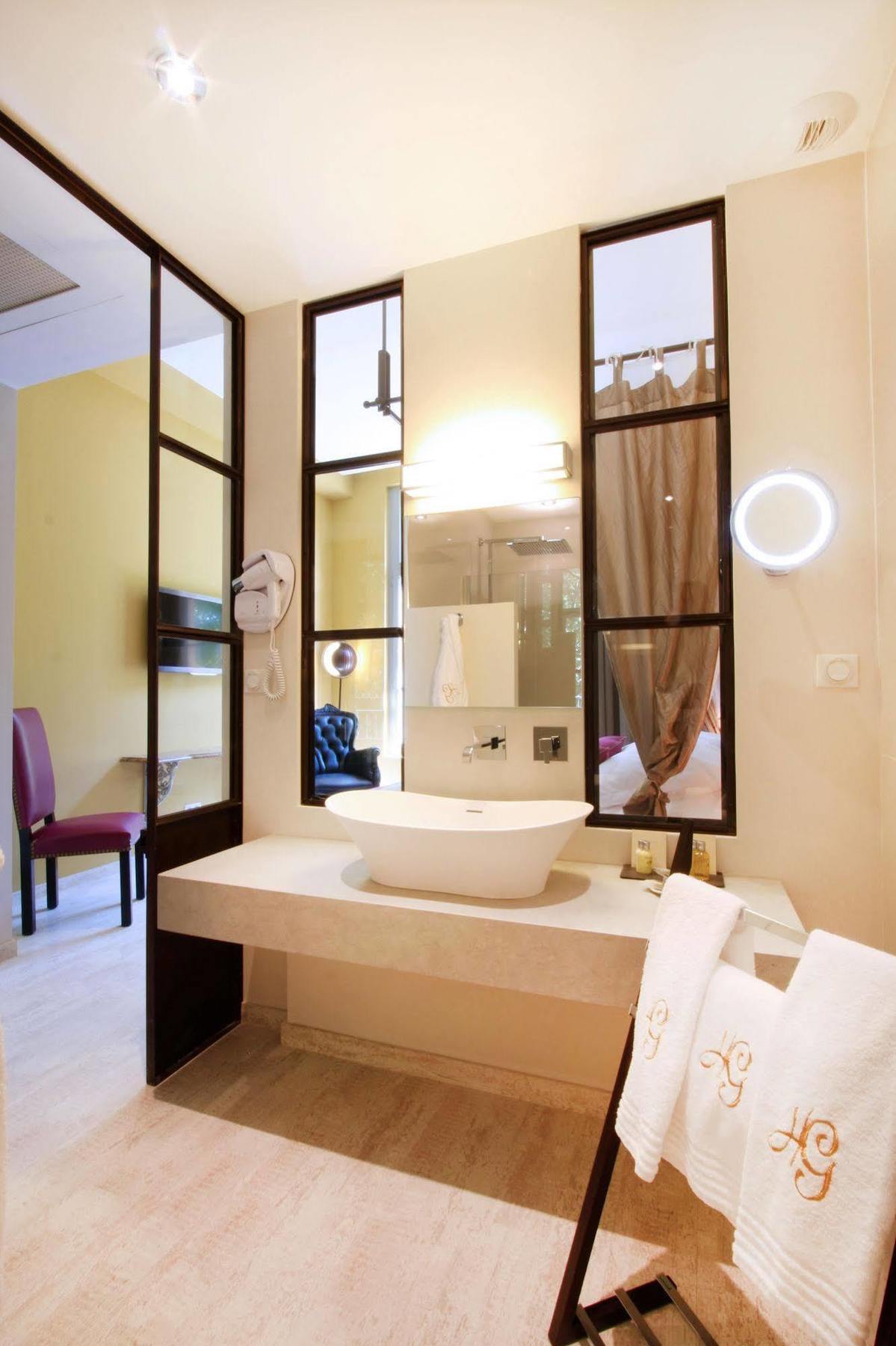 Hotel Les Deux Garcons Екс ан Прованс Екстериор снимка