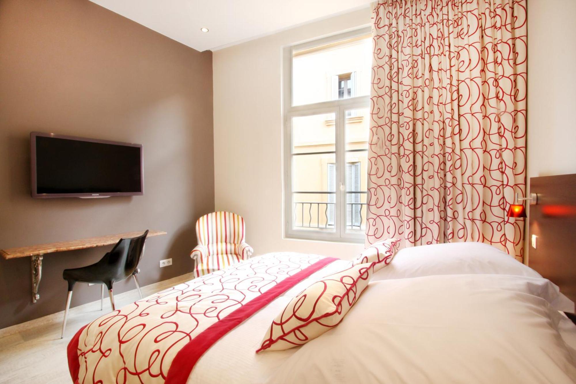 Hotel Les Deux Garcons Екс ан Прованс Екстериор снимка