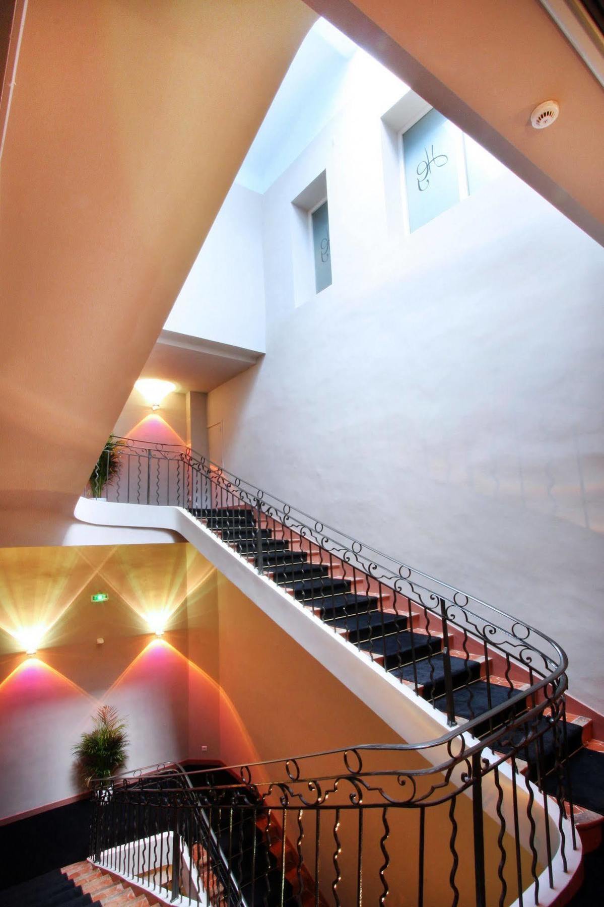 Hotel Les Deux Garcons Екс ан Прованс Екстериор снимка