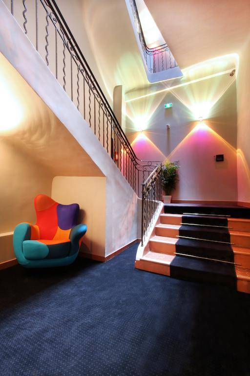 Hotel Les Deux Garcons Екс ан Прованс Екстериор снимка